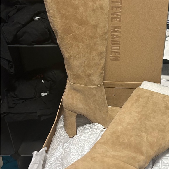 Steve Madden Ally Block-heel, Wide-calf Boots; Sand Suede, Sz 7 - Picture 2 of 4